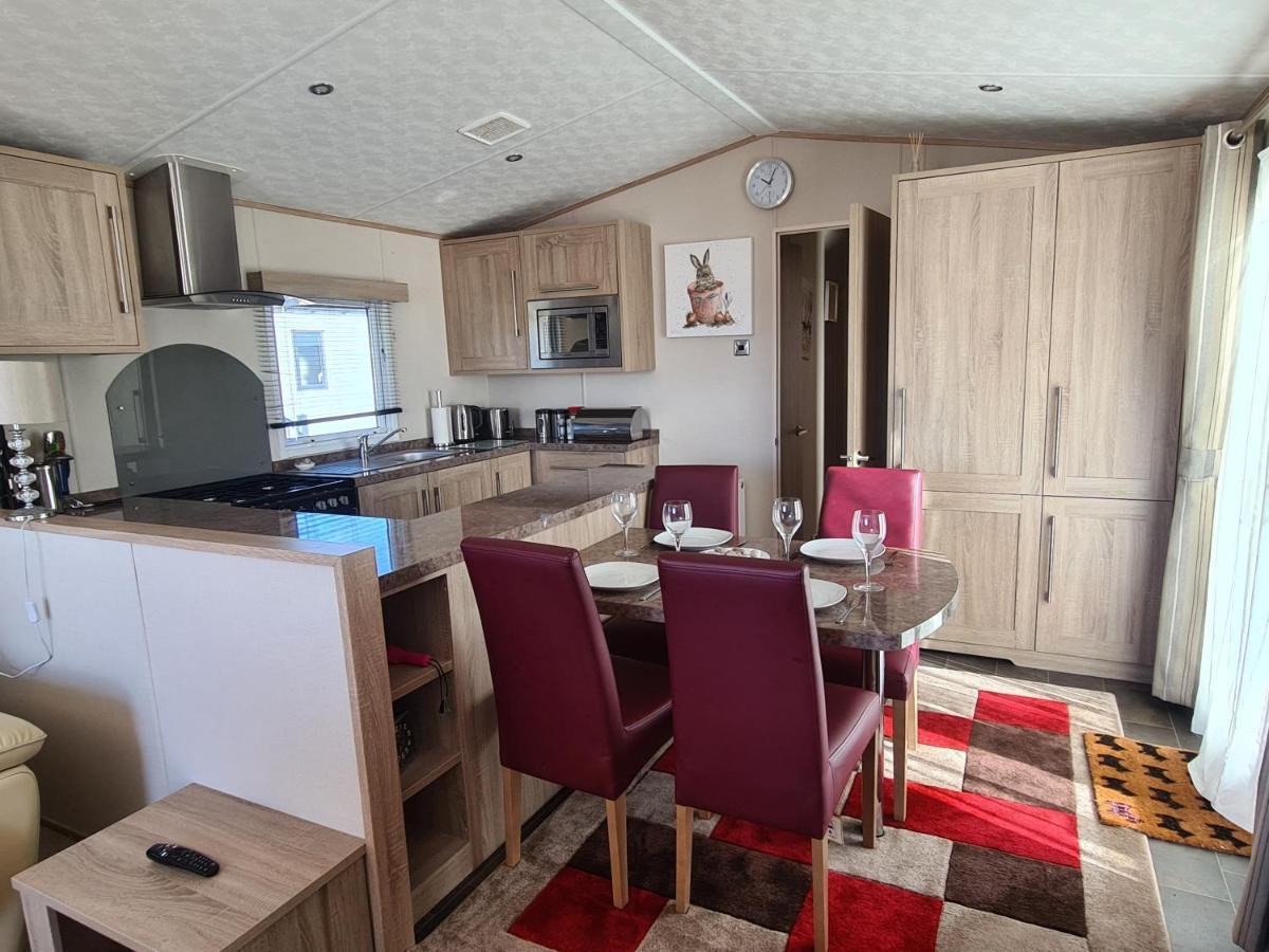 Helmsley Luxury Lodge Lossiemouth Eksteriør bilde